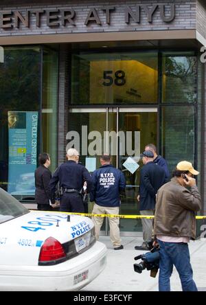 Untersuchung an NYU Skirball Center for the Performing Arts in New York City mit der Polizei: Atmosphäre wo: New York City, NY, Vereinigte Staaten, wann: 31. Oktober 2013 Stockfoto