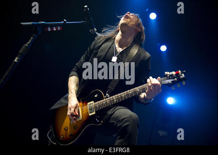 Alter Bridge führen live im Konzert in der Heineken Music Hall Featuring: Alter Bridge, Myles Kennedy wo: Amsterdam, Niederlande: 3. November 2013 Stockfoto