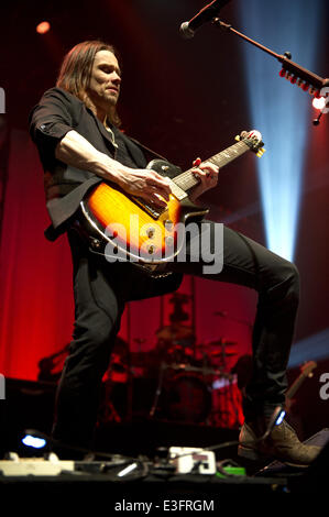 Alter Bridge führen live im Konzert in der Heineken Music Hall Featuring: Alter Bridge wo: Amsterdam, Niederlande: 3. November 2013 Stockfoto