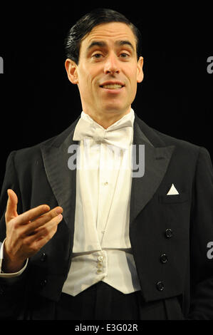 Jeeves and Wooster in "Perfekte Nonsens" Bühne Fototermin bei der Duke of York Theatre Featuring: Stephen Mangan Where: London, Vereinigtes Königreich bei: 5. November 2013 Stockfoto