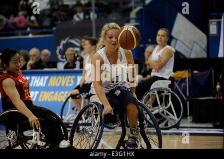 Toronto, Ontario, Kanada. 23. Juni 2014. Frauen Rollstuhl-Basketball-Meisterschaften, Mattamy Sportzentrum, Toronto Ontario, Kanada, Großbritannien V China - Madeleine Thompsan (GBR) Credit: Peter Llewellyn/Alamy Live News Stockfoto