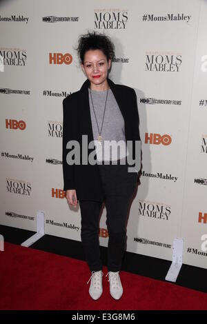 HBO beherbergt Special Screening von Whoopi Goldberg präsentiert Moms Mabley at The Apollo Theater 253 West 125th Street Featuring: Tigist Salam wo: NYC, New York, Vereinigte Staaten von Amerika bei: 8. November 2013 Stockfoto