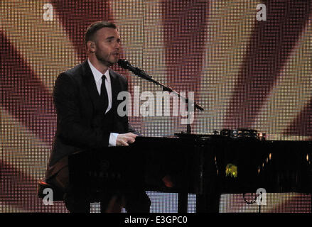 Kinder brauchen Rocks Konzert im Hammersmith Apollo - Performance mit: Gary Barlow wo: London, Vereinigtes Königreich bei: 12. November 2013 Stockfoto