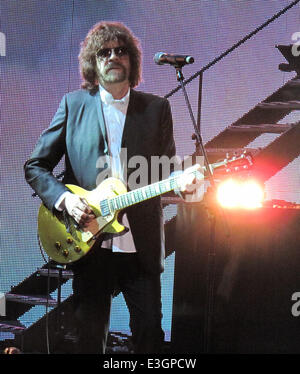 Kinder brauchen Rocks Konzert im Hammersmith Apollo - Performance mit: Jeff Lynne Where: London, Vereinigtes Königreich bei: 12. November 2013 Stockfoto