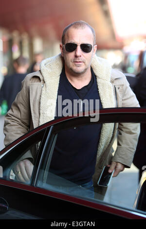 Prominente Gäste am Flughafen Tegel ankommen an Bambi awards 2013.  Mitwirkende: Heino Ferch wo: Berlin, Deutschland bei: 14. November 2013 Stockfoto