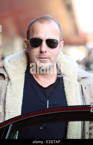 Prominente Gäste am Flughafen Tegel ankommen an Bambi awards 2013.  Mitwirkende: Heino Ferch wo: Berlin, Deutschland bei: 14. November 2013 Stockfoto