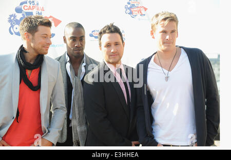 London, UK. 28. April 2009. Verkünden Sie Duncan James, Antony Costa, Simon Webbe und Lee Ryan blau eine Wiedervereinigung von 'Blue' 95,8 Capital FM-Studios. © Ferdaus Shamim/ZUMA Wire/ZUMAPRESS.com/Alamy Live-Nachrichten Stockfoto