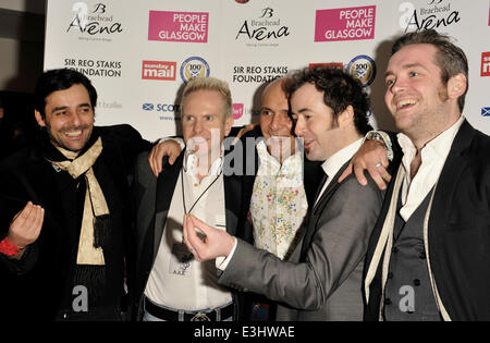 Die 2013 Scottish Music Awards statt in Glasgows Old Fruitmarket - Ankünfte Featuring: GUN wo: Glasgow, Vereinigtes Königreich bei: 23. November 2013 Stockfoto