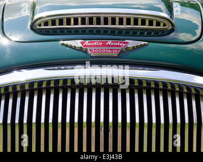 Luft-Zufuhr, Logo oder Abzeichen und Teil des Grills von einem klassischen Austin Healey 3000 Mk III britischen Sportwagen aus den 1960er Jahren Stockfoto