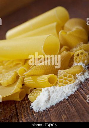 Italienische Pasta Essen kulinarische Koch-Konzept. Flache Schärfentiefe. Stockfoto