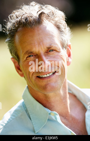 Outdoor Portrait des mittleren Alter Mann Stockfoto