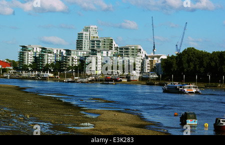 Moderner Luxus Apartments Lifestyle an der Themse in Putney West London England Europa Stockfoto