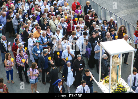 Pilger in Lourdes, Frankreich Stockfoto