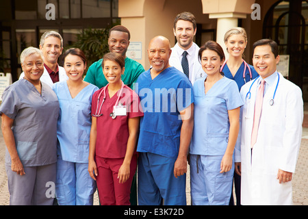 Outdoor Portrait Ärzteteam Stockfoto