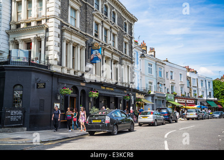 Queens Pub, NW1 Regents Park Road, Camden, London, England, Vereinigtes Königreich Stockfoto