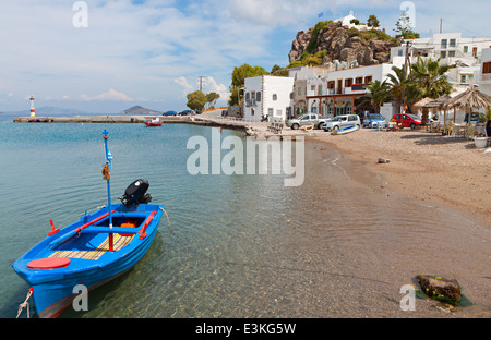 Strand auf der Scala-Hafen von Patmos-Insel in Griechenland Stockfoto