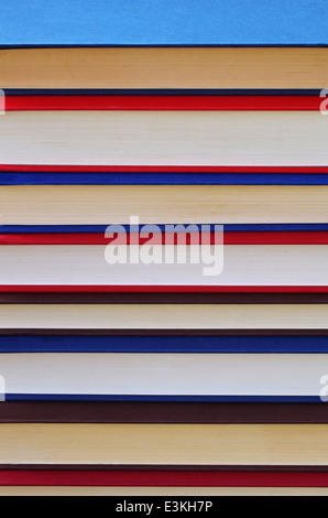 Ein Stapel von verschiedenen bunten Bücher Stockfoto