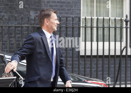 24. Juni 2014 - London, UK - Downing Street, London, UK. 24. Juni 2014. Minister kommen in der Downing Street in London für die wöchentlichen Kabinettssitzung. Im Bild: Jeremy Hunt - Secretary Of State for Health. (Kredit-Bild: © Lee Thomas/ZUMA Wire/ZUMAPRESS.com) Stockfoto