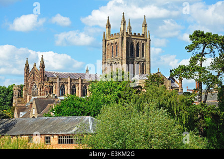 Blick auf den Dom vom Wye Bridge, Hereford, herefordshire, England, UK gesehen, Westeuropa. Stockfoto