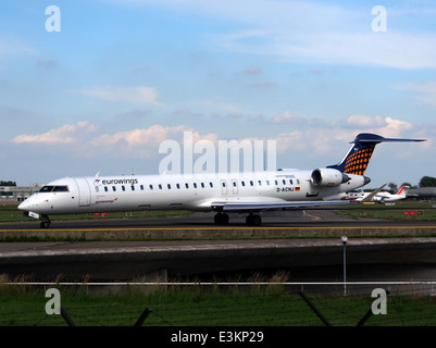 D-ACNJ Canadair CL-600-2 D 24 Regional Jet CRJ-900LR Eurowings Rollen auf dem Flughafen Schiphol (AMS - EHAM), die Niederlande, 18. Mai 2014, Bild 1 Stockfoto