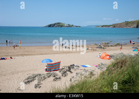 Größe Strand mit Blick in Richtung Burgh Island und Bigbury am Meer South Devon England UK For Sale in 2014 Stockfoto