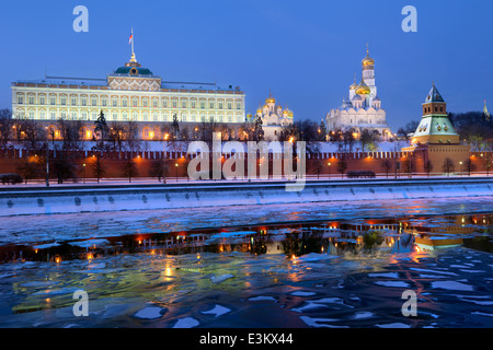 Panoramablick auf den ältesten Teil des Moskauer Kreml und Moskwa Fluss, Russland Stockfoto