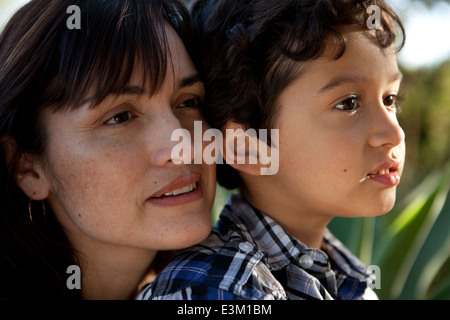Porträt von Mutter und Sohn (6-7) Stockfoto