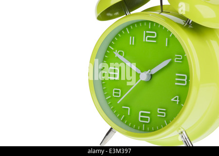 Grüne Wecker mit den Händen auf 10 und 2 isoliert auf weißem Hintergrund Stockfoto