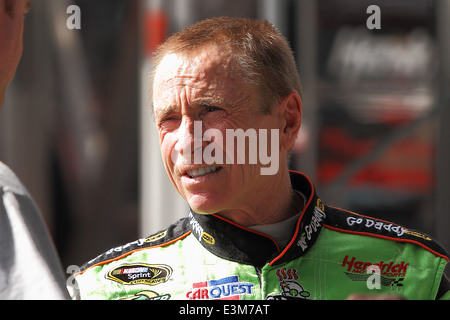 AVONDALE, AZ - 5 OCT: Mark Martin während einer NASCAR Sprint Cup Track Test Session am 5. Oktober 2011 bei PIR Stockfoto