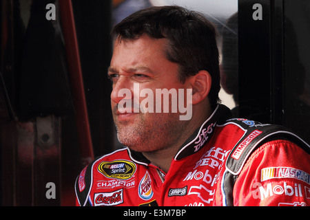 AVONDALE, AZ - 5 OCT: Tony Stewart während ein NASCAR Sprint Cup Track Test Session am 5. Oktober 2011 bei PIR Stockfoto