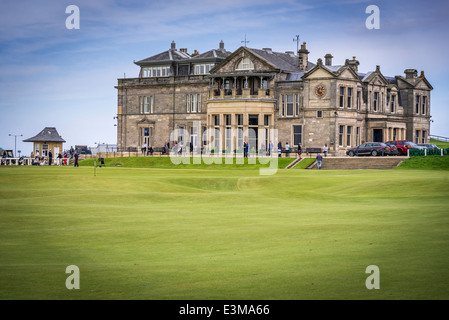 Der Royal and Ancient Golf-Clubhaus in St Andrews, Fife. Stockfoto