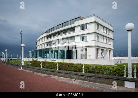 Das Art-Déco-Midland Hotel am Strand von Morecambe Bay. Stockfoto