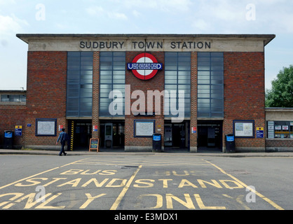 Sudbury Town u-Bahn-Station auf der Piccadilly Line, West-London Stockfoto