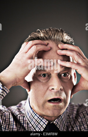 Nahaufnahme eines gestressten Geschäftsmann Stockfoto
