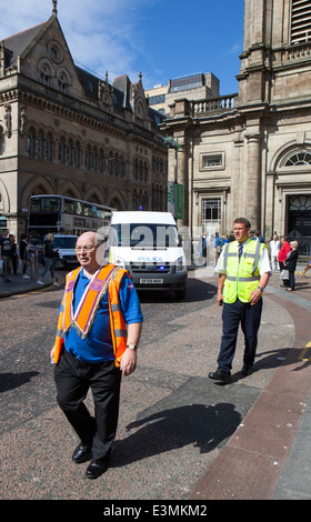 Orange lodge marching Band-Verfahrens durch Stadtzentrum von Glasgow, Scotland, UK Stockfoto