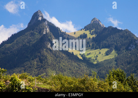 Dent de Broc und Dent du Chamois in La Gruyère, Schweiz. Stockfoto