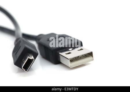 USB-Kabel isoliert auf weiss Stockfoto