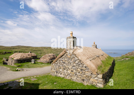 Restaurierte Strohhäuser mit Strohhalm im Museum Na Gearrannan Blackhouse Village an der Westküste. Garenin Carloway, Insel Lewis Outer Hebrides Scotland Stockfoto