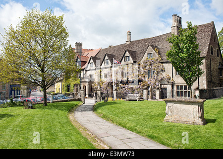 Alte Glocke Hotel in Malmesbury, Wiltshire, UK. Das älteste kontinuierlich arbeitende Hotel in England Stockfoto