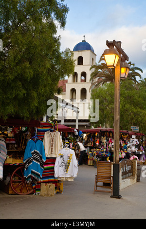 Geschäfte und Kirche am ALTMARKT - SAN DIEGO, Kalifornien Stockfoto