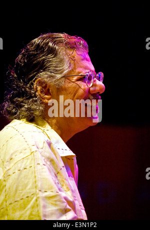 CHICK COREA führt auf dem MONTEREY JAZZ FESTIVAL - CALIFORNIA Stockfoto