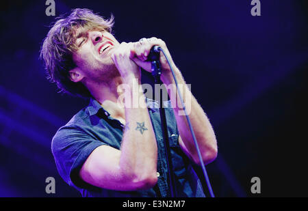 Schottischer Sänger Paolo Nutini führt eine Glastonbury Festival warm-up Gig auf der Hafenpromenade in Bristol. Stockfoto