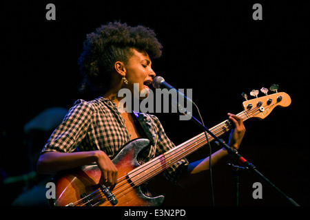 ESPERANZA SPALDING führt beim MONTEREY JAZZ FESTIVAL 2009 - CALIFORNIA Stockfoto