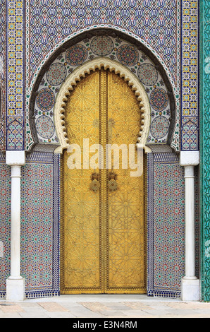 GoldEd Tür des Royal Palace in Fes, Marokko Stockfoto