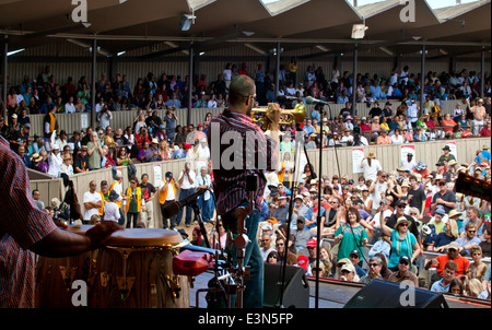 TROY ANDREWS kennen wie TROMBONE SHORTY mit seiner Band auf der Garten-Bühne - 2010 MONTEREY JAZZ FESTIVAL, CALIFORNIA führt Stockfoto