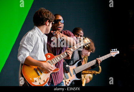 TROY ANDREWS kennen wie TROMBONE SHORTY mit seiner Band auf der Garten-Bühne - 2010 MONTEREY JAZZ FESTIVAL, CALIFORNIA führt Stockfoto