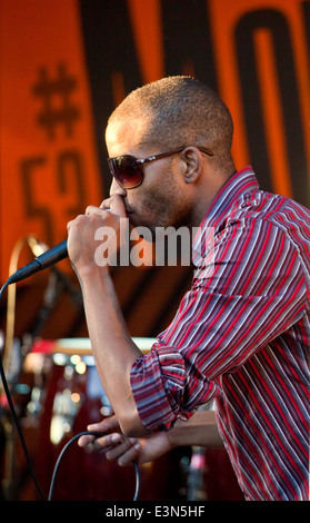 TROY ANDREWS kennen wie TROMBONE SHORTY mit seiner Band auf der Garten-Bühne - 2010 MONTEREY JAZZ FESTIVAL, CALIFORNIA führt Stockfoto