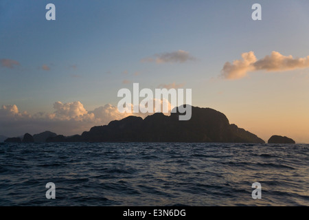 BACUIT BAY und Archipel in der Nähe von EL NIDO - Insel PALAWAN, Philippinen Stockfoto