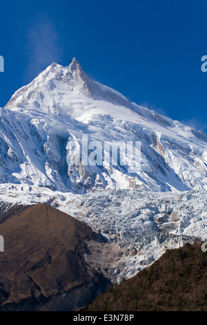 MANASLU-Gipfel und Gletscher am 26759 ist der 8. höchste Berg in der Welt - NUPRI REGION NEPALS Stockfoto