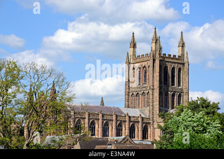 Blick auf den Dom vom Wye Bridge, Hereford, herefordshire, England, UK gesehen, Westeuropa. Stockfoto